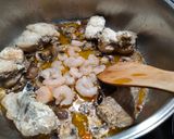 Foto del paso 5 de la receta: Rape con arroz y champiñones