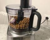 Foto del passaggio 1 della ricetta Mini burger di ceci 🥫