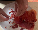 Foto del paso 4 de la receta: Alubias, ensalada, marisco en lata y jamón