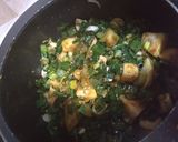 A picture of step 3 of Spring onion with patato in 5 minutes.