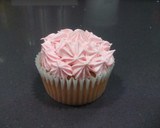 Foto del paso 4 de la receta: Cupcakes de vainilla con frosting de fresa muy muy fácil