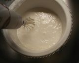 Φωτογραφία βήματος 8 της συνταγής Σπιτικό παγωτό με άρωμα βανίλιας και με σιρόπι βύσσινο!!