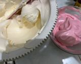 Foto langkah ke 4 dari resep Bolu Kukus Merah Putih.