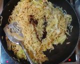 Foto langkah ke 5 dari resep Yakisoba (Mie Goreng Jepang) (🇯🇵) 焼きそば.