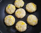 A picture of step 5 of Corn raw banana tikki.