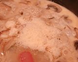 Hình bước làm 3 của món Ravioli Sốt Kem Nấm Topping Cá Hồi Xông Khói & Trứng Cá Caviar