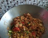 Foto langkah ke 3 dari resep Mie Goreng Pedas, enak dan gampang masaknya.