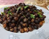 A picture of step 3 of Roasted Masala Chana.