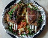 Une image de l'étape 12 de Hauts de côtelettes d'agneau rôtis avec pommes de terre 🧈🥩🥔🍅🌶.