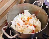 Hình bước làm 2 của món Bắp cải xào tỏi 🍲