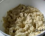 A picture of step 5 of Sooji Phiniyaa Ladoos.
