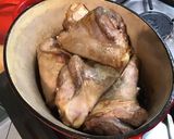 Une image de l'étape 7 de Souris d'agneau confites caramélisées au miel, thym, romarin et badiane.