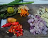 Foto langkah ke 2 dari resep Sosis Saos Asam Pedas.