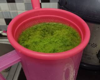 Es cendol daun kelor - Step 1