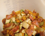 Foto del paso 5 de la receta: Tortilla de papas con verduritas🥕🥔🥒🥓🍠