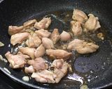 รูปขั้นตอนการทำที่ 3 ของ ไก่ผัดตะไคร้