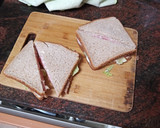 Foto del paso 3 de la receta: Sándwich de fiambre con tomate, lechuga y mayonesa