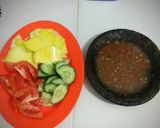 Foto langkah ke 2 dari resep Bumbu rujak sederhana / rujak colek.