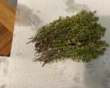 Une image de l'étape 2 de Pommes grenailles aux herbes ail rose en chemise.