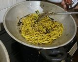 Foto langkah ke 3 dari resep Mie Kenyol/Kenyal Goreng Khas Pekalongan dan sekitarnya.