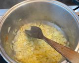 Foto del paso 1 de la receta: Pollo al curry con piña y leche de coco