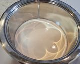 Foto del paso 9 de la receta Bizcocho de chocolate blanco con cobertura de Milka