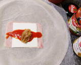 Foto del paso 2 de la receta: Rollitos mixtos de navidad con cebolla caramelizada y tomate