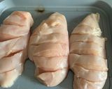 Foto del paso 1 de la receta: Pechuga de pollo con tocino 🥓 y queso 🧀