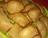 A picture of step 10 of Meat pie.