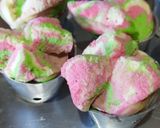 Foto langkah ke 4 dari resep Bolu kukus pelangi.