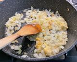 Une image de l'étape 11 de Dahl au curry jaune, légumes, cajous et gingembre au lait de coco.