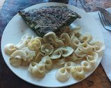 Foto del paso 5 de la receta: Tortilla acelga con corbatas al pesto