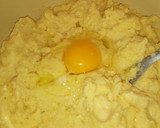 Foto del paso 1 de la receta: Bombas express de polenta rellenas de queso
