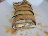 Rotolini di zucchine crudo e formaggio magro