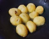 A picture of step 1 of Dum Aloo Karahi.