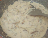 Foto del paso 5 de la receta: Medallones de solomillo de pavo con salsa de setas