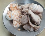รูปขั้นตอนการทำที่ 1 ของ กุ้ง ปลาผัด ผงกะหรี่