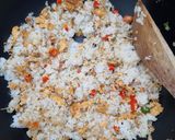 Foto langkah ke 4 dari resep Nasi goreng teri medan.