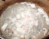 Foto langkah ke 2 dari resep Sop Bening Bayam Wortel.