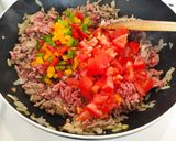 Foto langkah ke 2 dari resep Homemade Taco Fries.