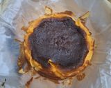 Foto langkah ke 5 dari resep Basque Burnt Cheesecake.
