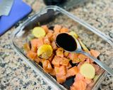 Foto del paso 2 de la receta: Tartar de salmón 🍣 🥑 🍅
