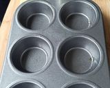 Une image de l'étape 2 de Omelette façon muffins au Philadelphia, courgettes et tomates cerises.