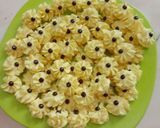 Foto langkah ke 4 dari resep Kue SEMPRIT Susu Simple.