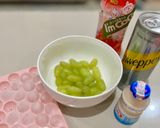 Foto langkah ke 1 dari resep Green Grape Soda.