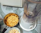 Hình bước làm 3 của món Sữa đậu nành hạt sen