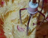 Foto langkah ke 2 dari resep Vanilla Chocochips Cookies.