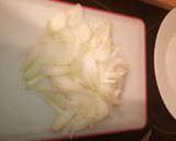 Foto del paso 2 de la receta Tortilla de patatas con cebolla en MC