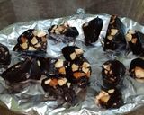 A picture of step 2 of Authentic choco nutty bar.