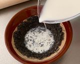 A picture of step 2 of Black Sesame Latte.